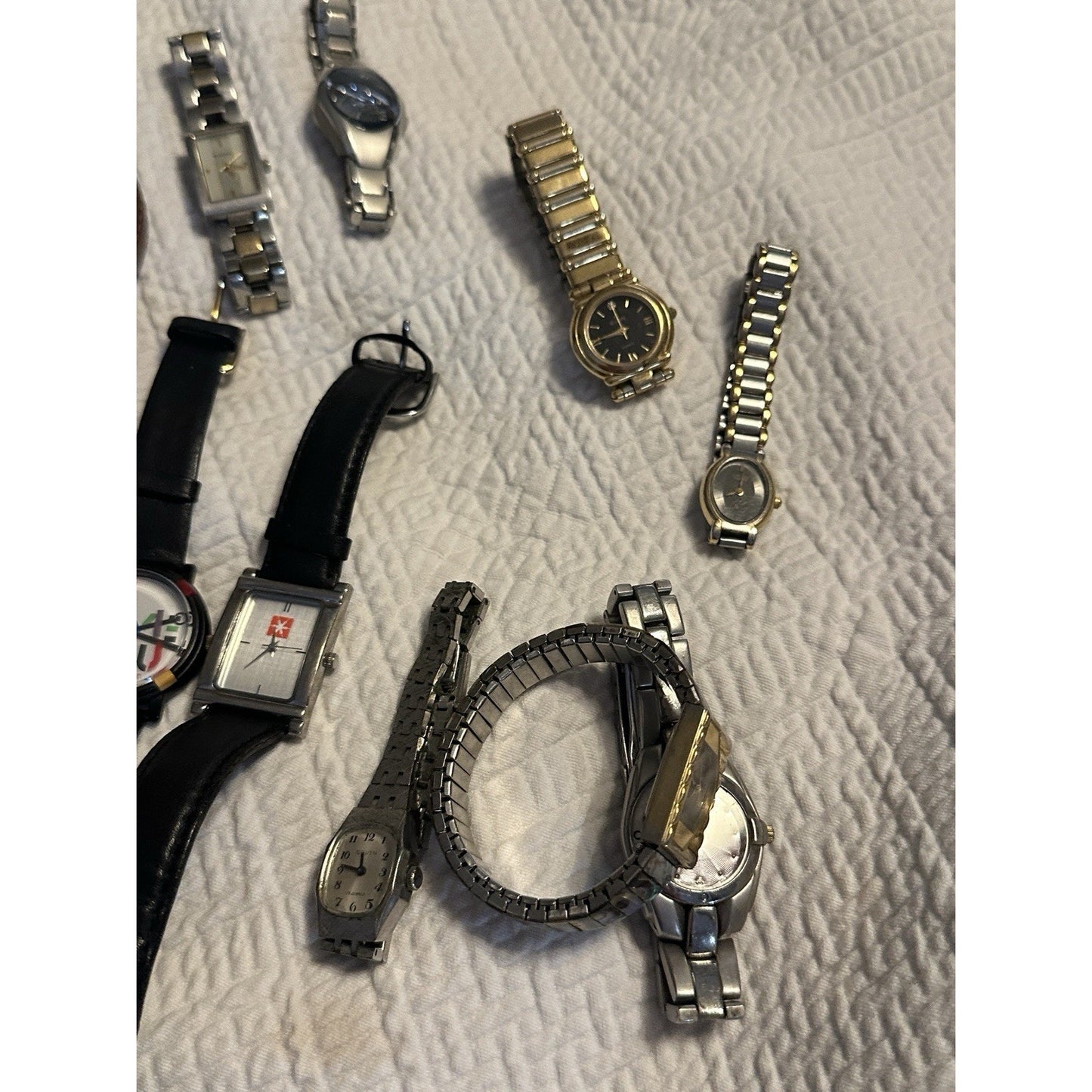 12 Vintage Women's Watches Gold Tones Estate Sale Lot Untested