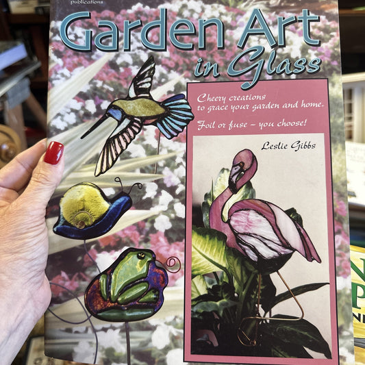 CKE Garden Art in Glass by Leslie Gibbs Stained Design Pattern Book 2001 OOP