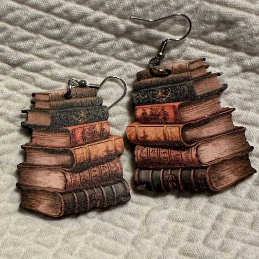 2 pairs of book dangle Earrings