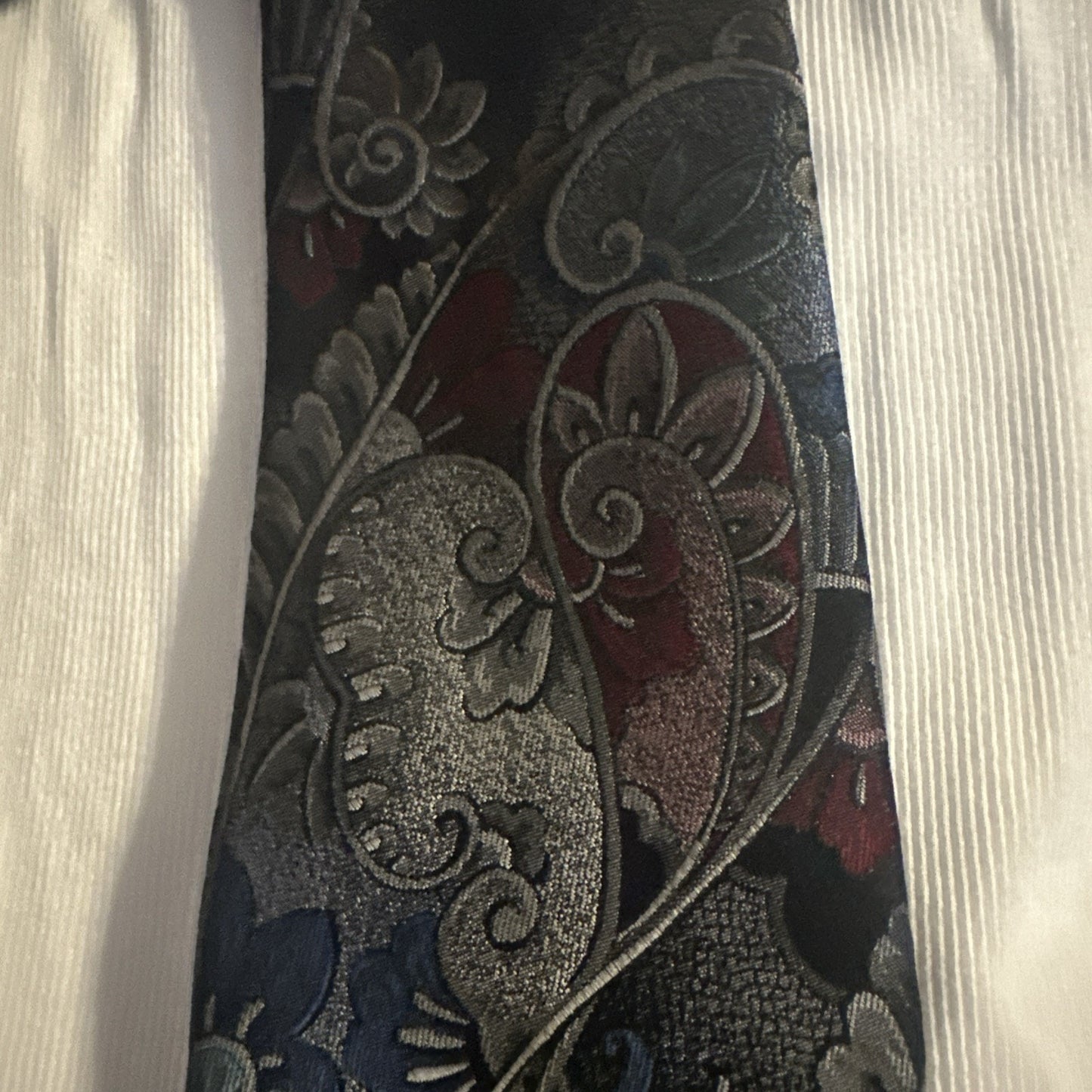 Vintage Don Loper Beverly Hills Silk Blend Neck Tie 57" Gray Paisley Pattern USA