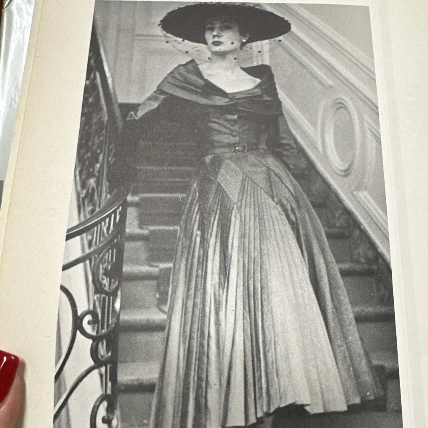 Couture An Illustrated History of The Great Paris Designers Hardcover 1972