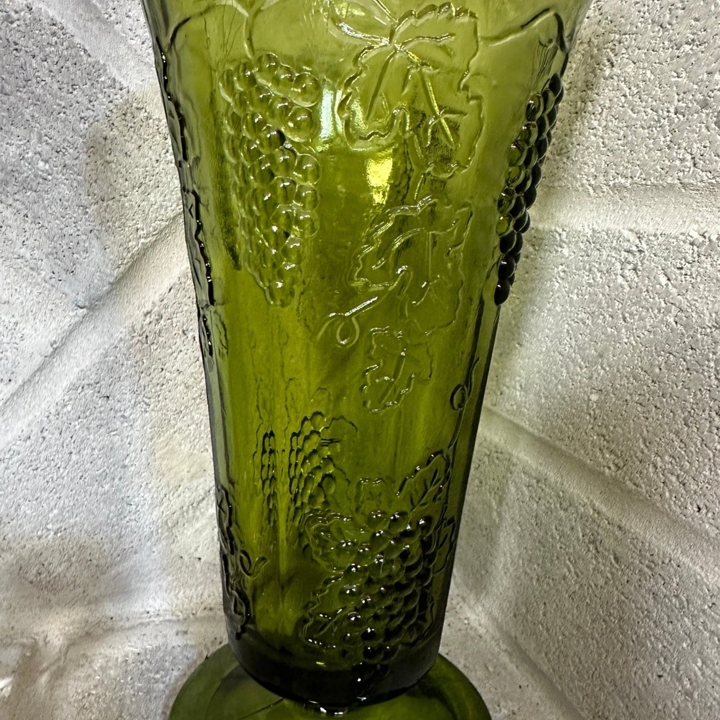 Vintage Indiana Glass Co. Colony Green Harvest Vase.  10 inches tall No chips