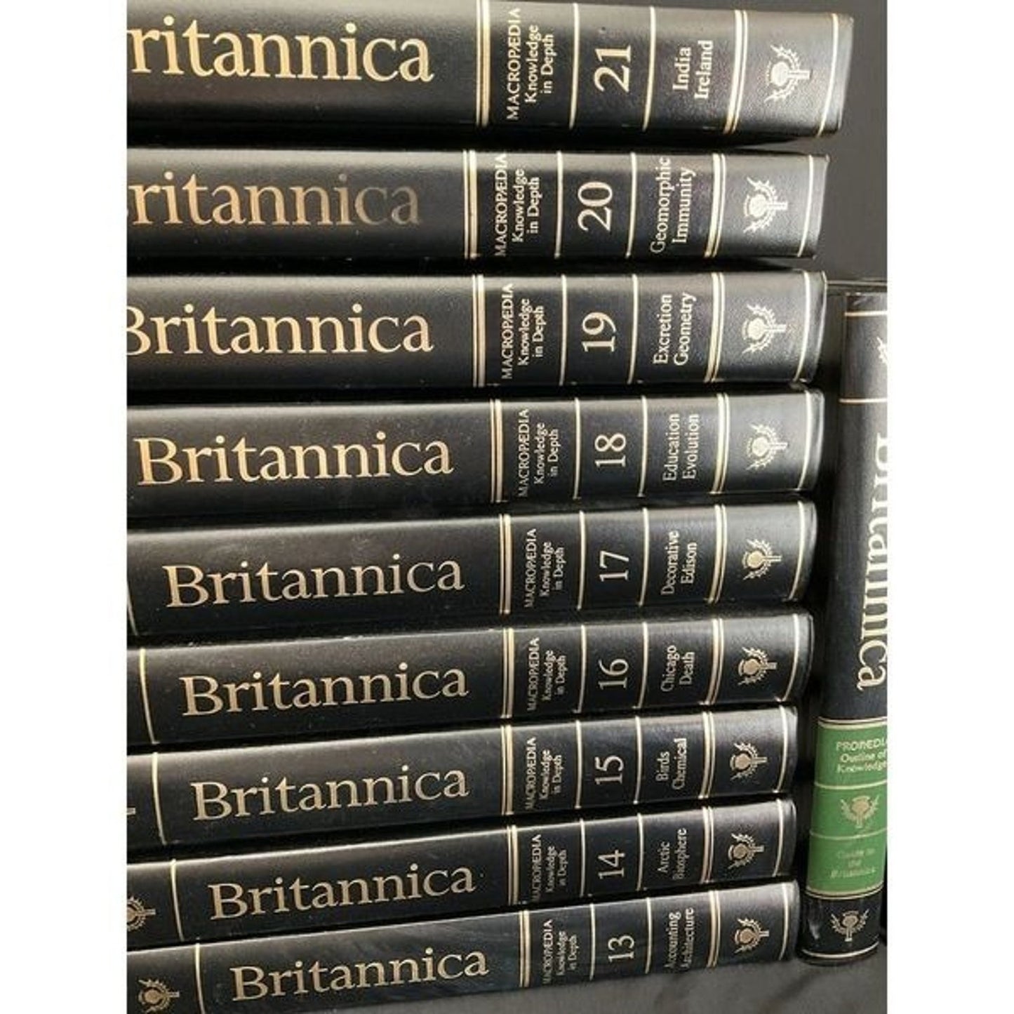 Brittanica Macropaedia Set