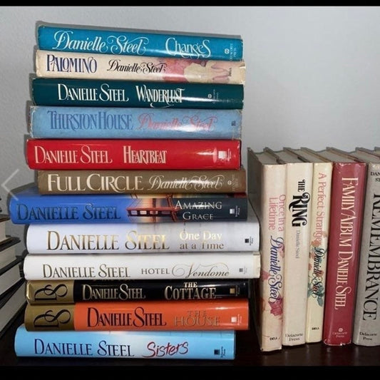 18 Danielle Steel Hardcover Books