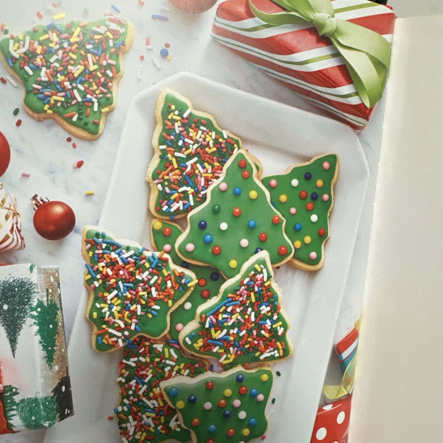 The Christmas Movie Cookbook: Recipe..., Rutland, Julia