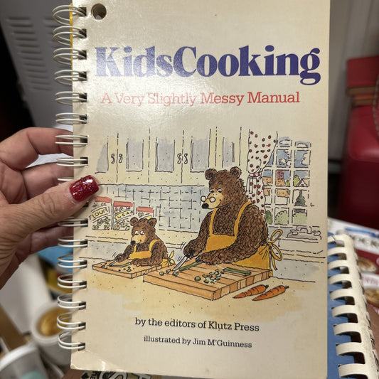 kids cooking-a very slightly messy manual by the edotors of klutz press