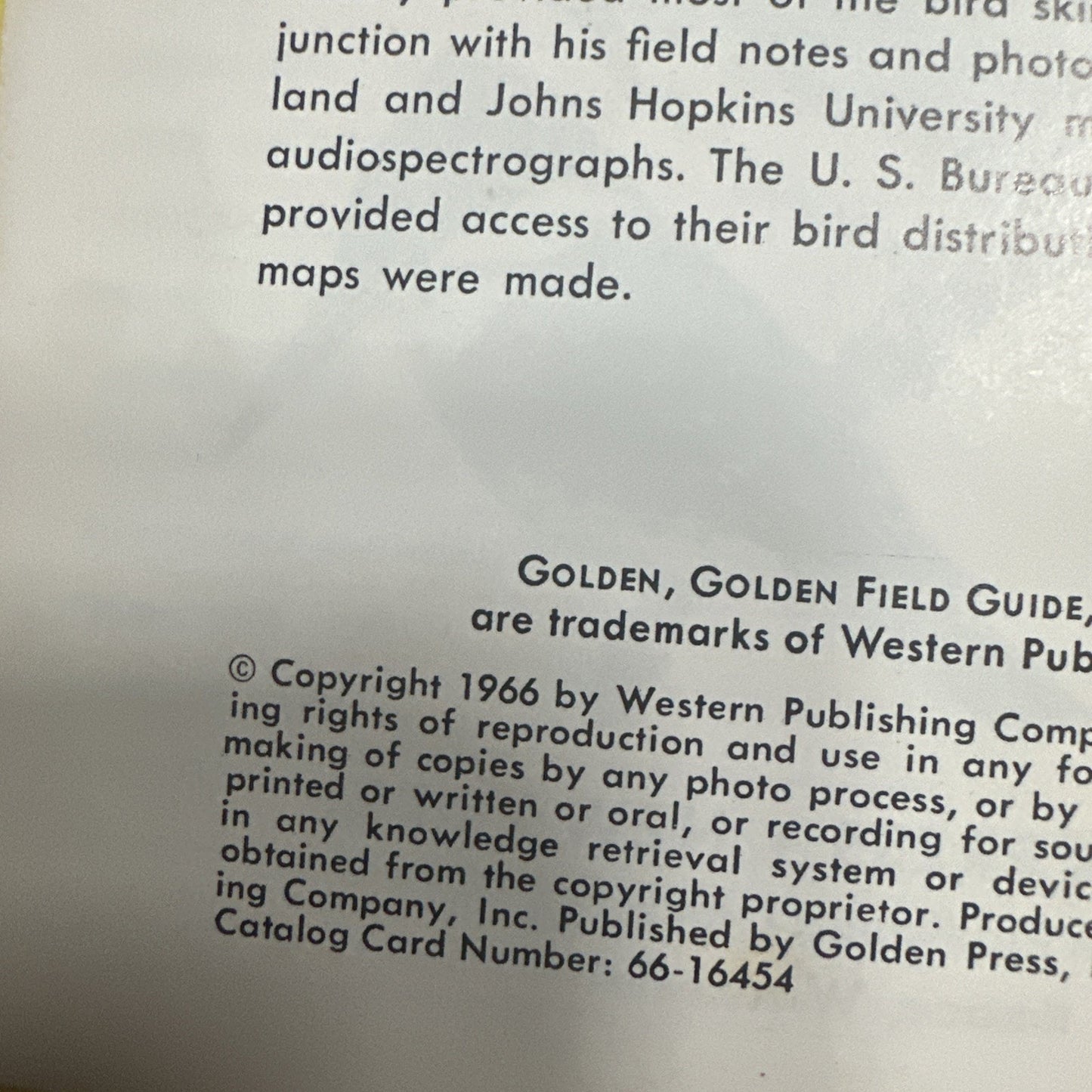 A Guide to Field Identification of Birds in North America Paperback 1966