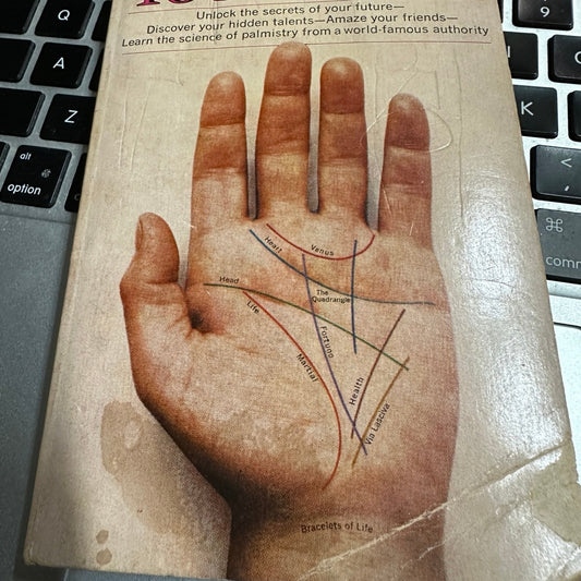 Fortune in Your Hand Book Elizabeth Daniels Squire-1960