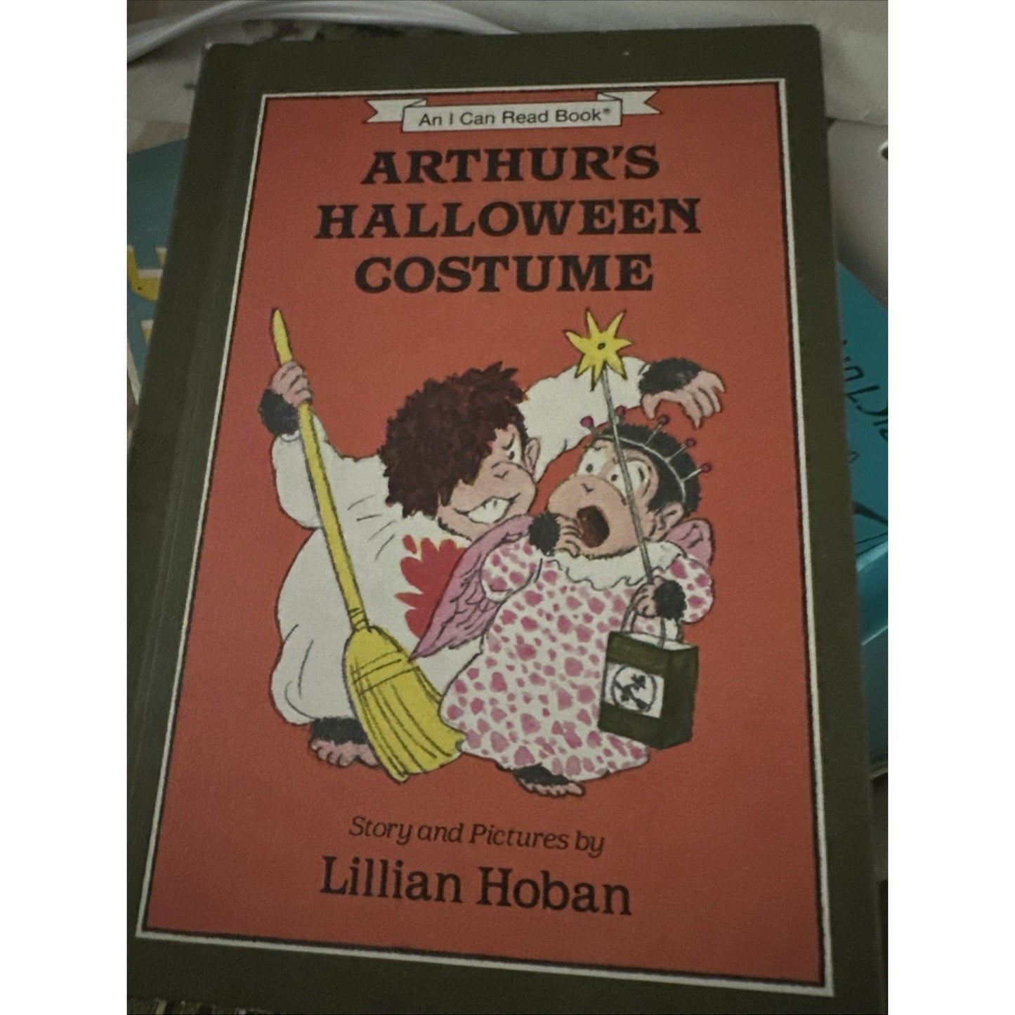 Arthurs Halloween Costume hard cover book, 1984, by Lillian Hoban, Illustrated