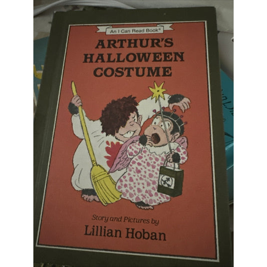 Arthurs Halloween Costume hard cover book, 1984, by Lillian Hoban, Illustrated