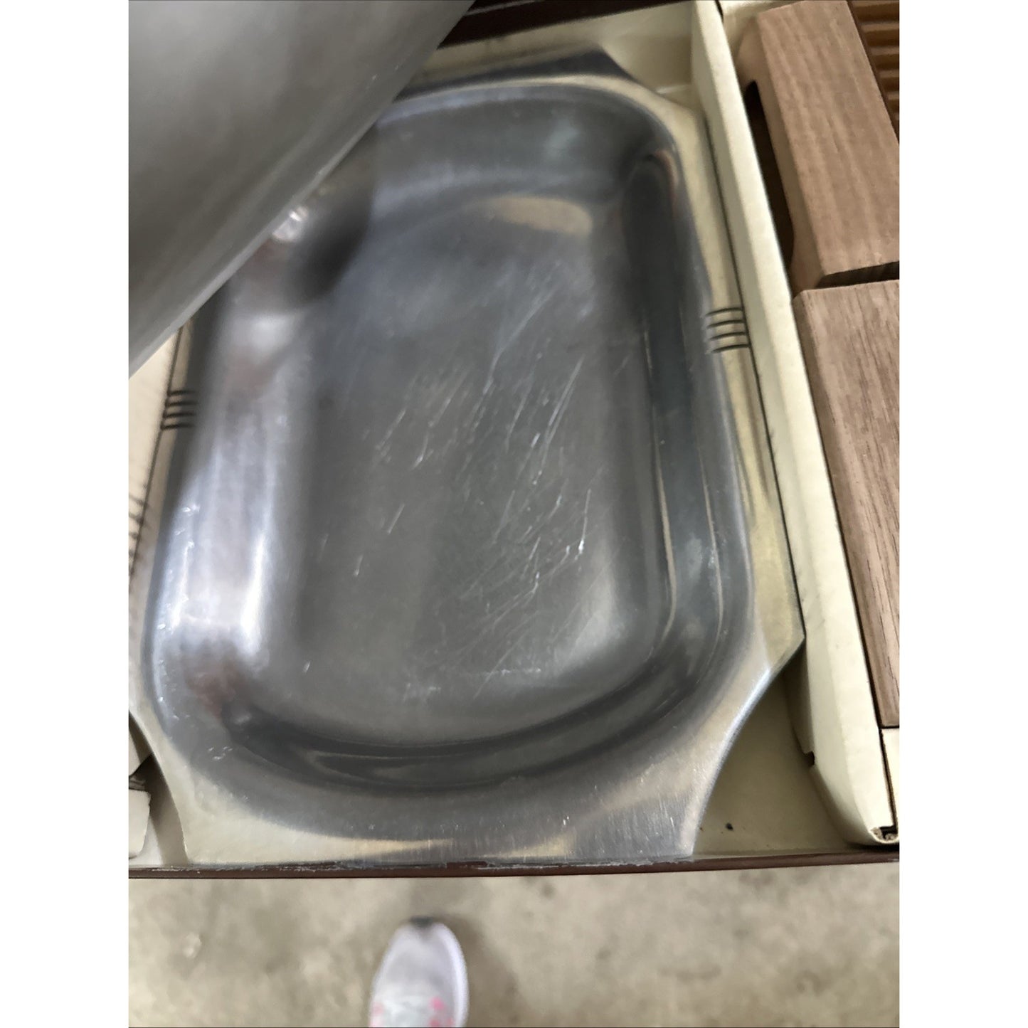 New Custom Craft Set of 2 Sizzlemaster Steak Platters w/ Walnut Handles