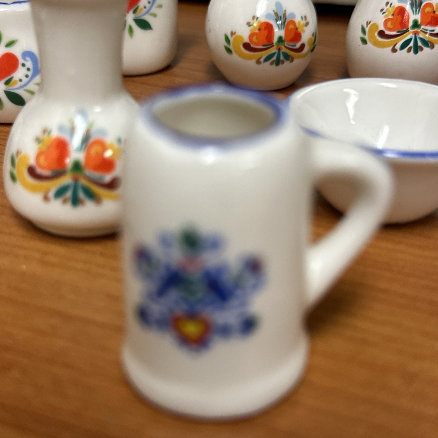 VTG Miniature Royal Doubles 2 Hearts Porcelain DesignerCeramic Mini Vase/Pitcher