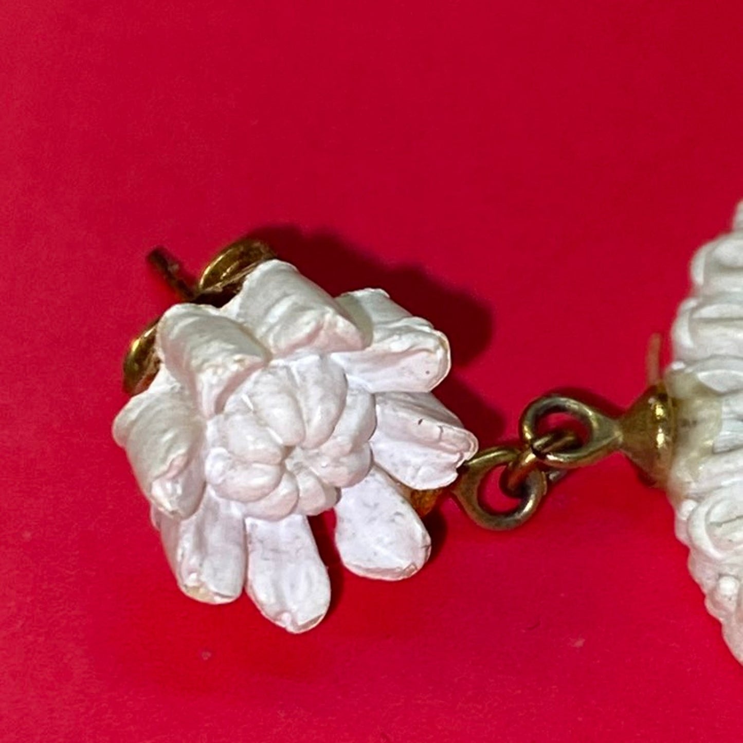 Vintage Carved Celluloid Floral Daffodil
