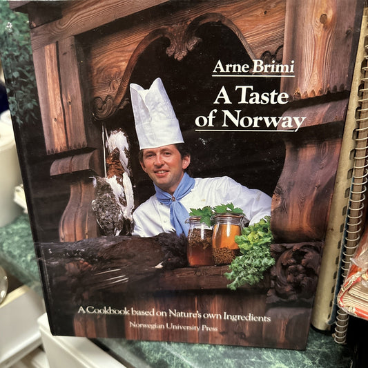 Vintage 1990 Taste of Norway Natural Ingredients Cookbook *Natural Ingredients*
