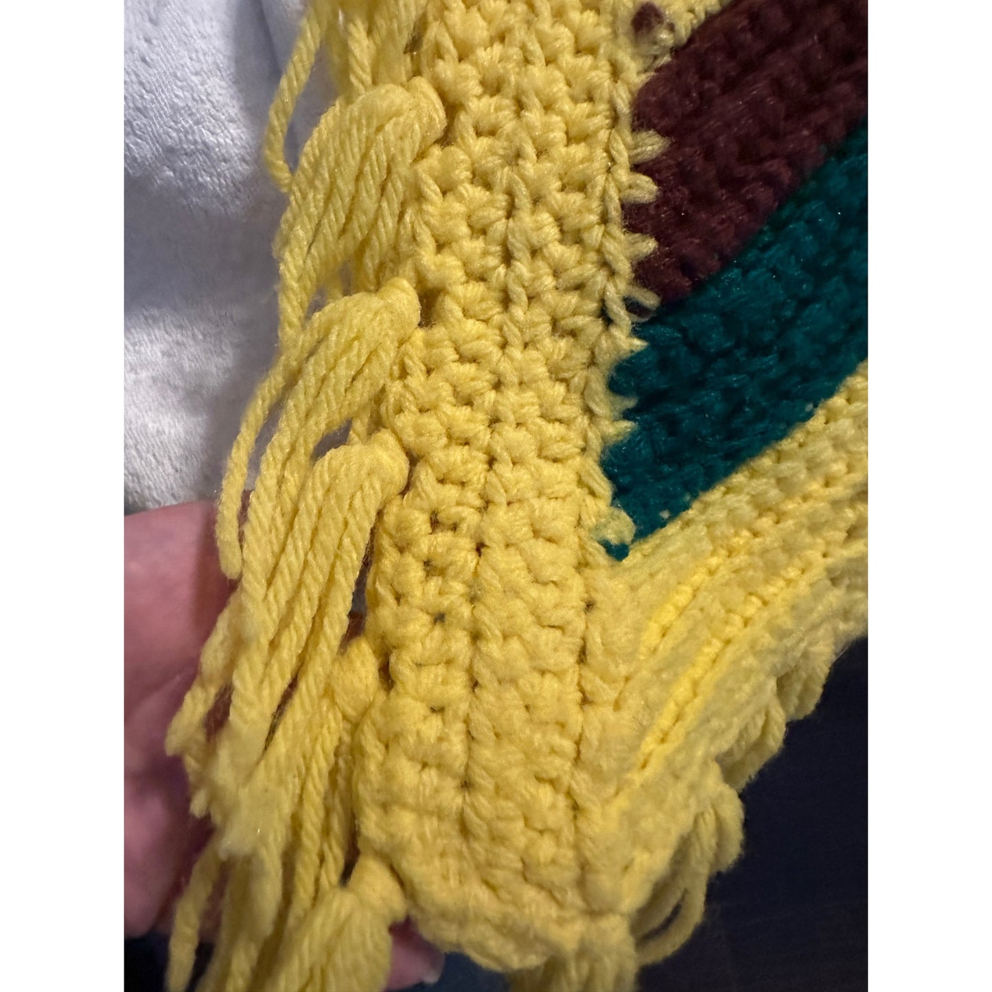 1970s crocheted afghan. 74x48 great condition
