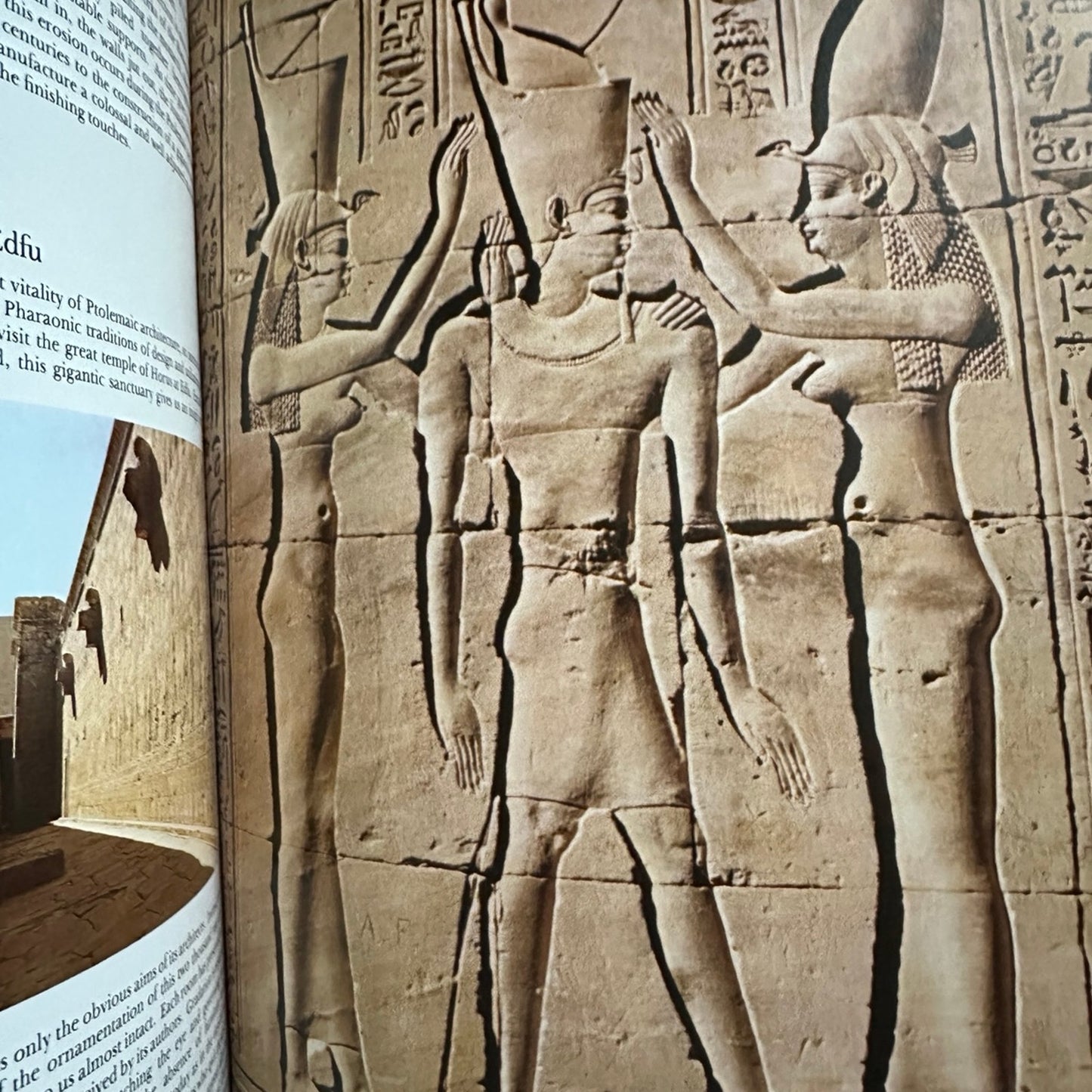 The World of the Pharaohs by Henri Stierlin 1978 Hardcover w/ Dust Cover