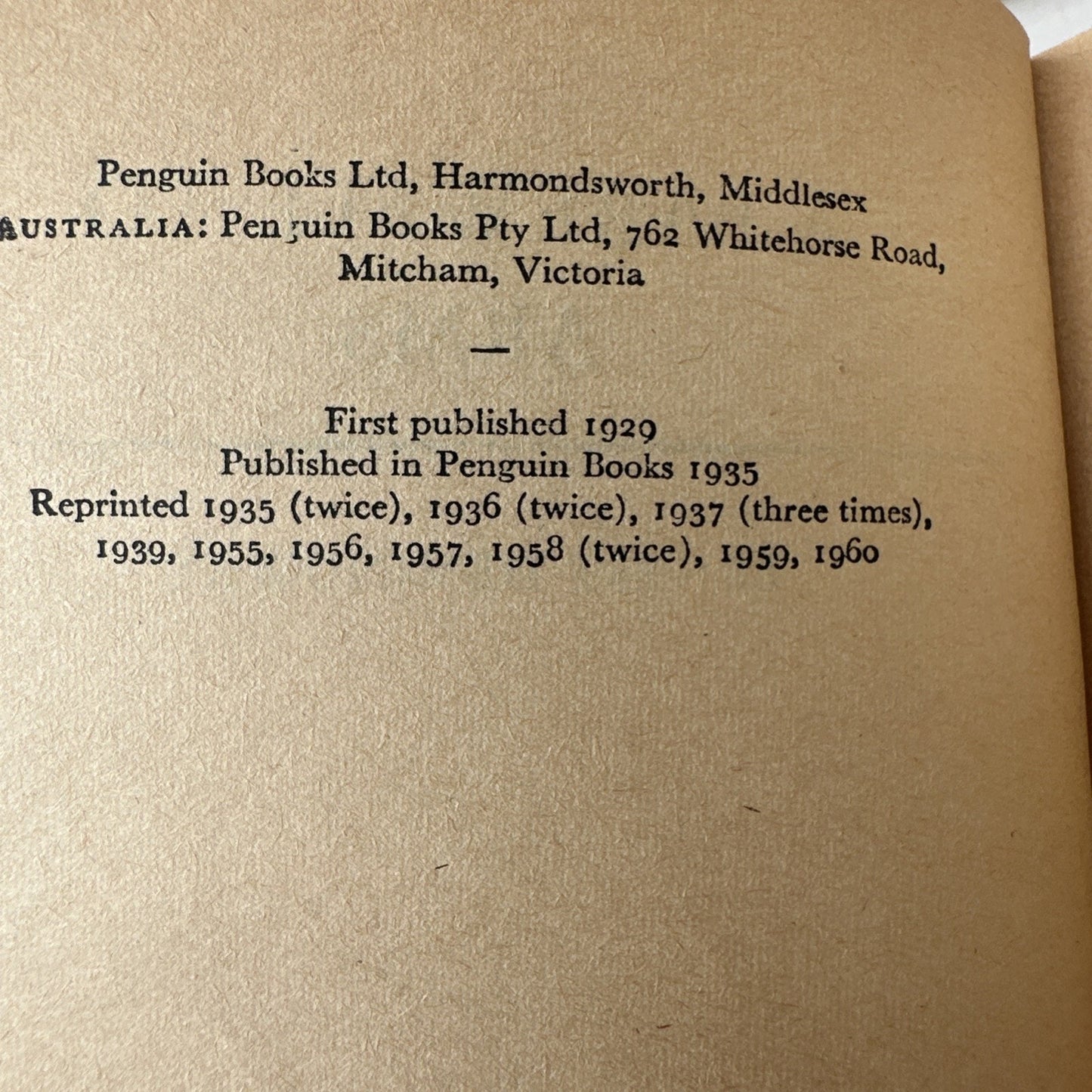 A Farewell to Arms (Ernest Hemingway - 1955) Penguin Books 1960