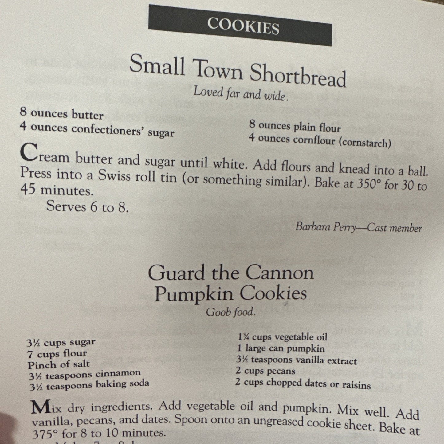 Aunt Bee's Delightful Desserts Vintage Book