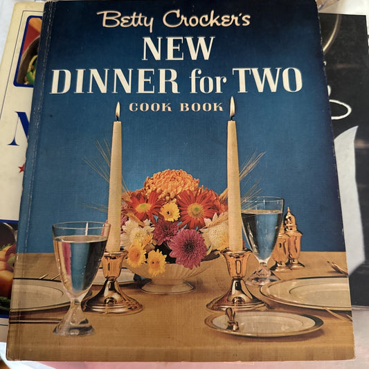 VINTAGE Betty Crocker’s New Dinner for Two 1964 Golden Press Spiral Cook Book