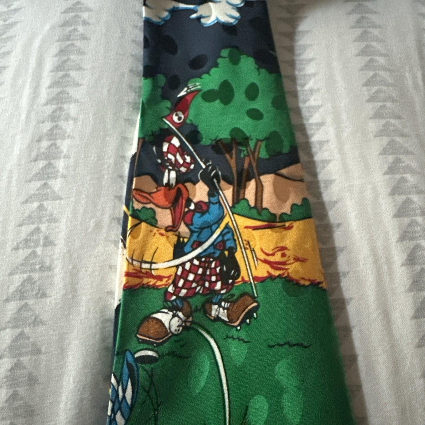 Looney Tunes Mania Bugs Bunny 4 Inch Wide Golf Neck Tie Warner Bros