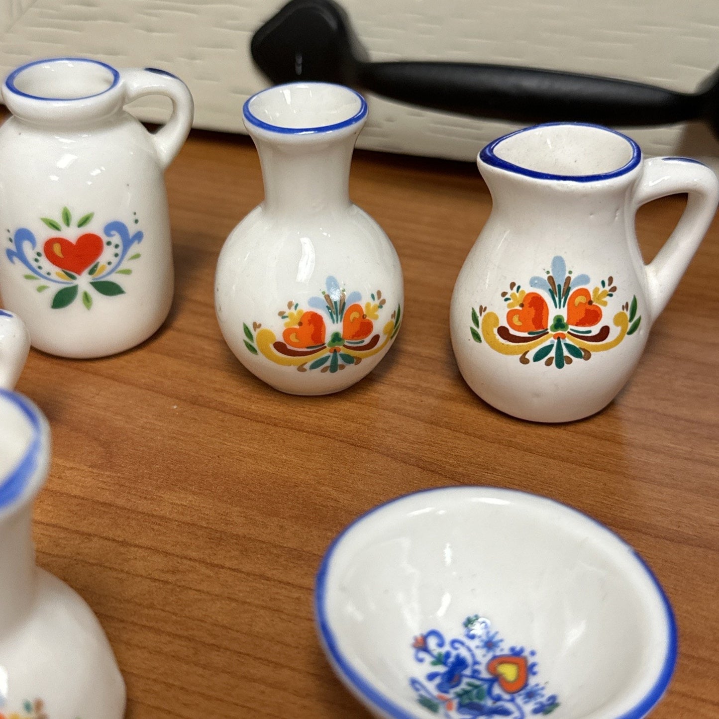 VTG Miniature Royal Doubles 2 Hearts Porcelain DesignerCeramic Mini Vase/Pitcher