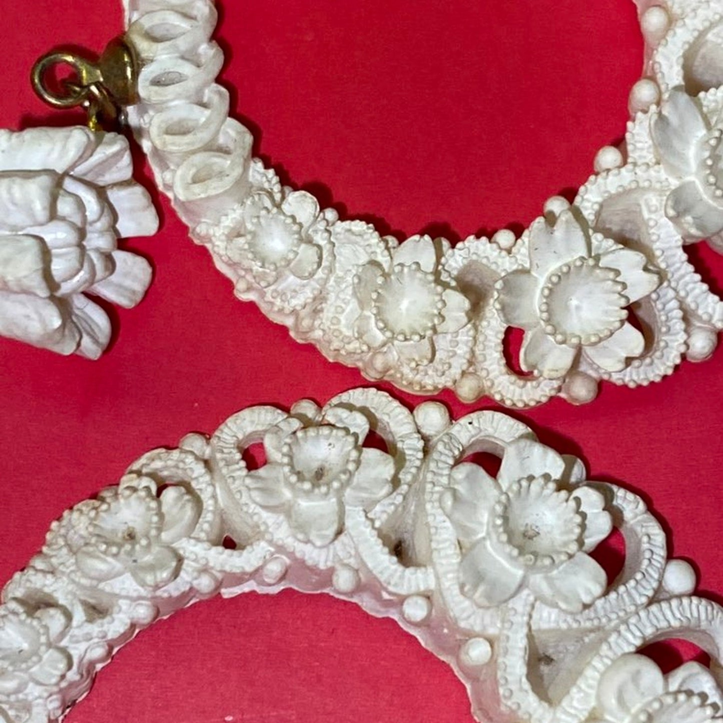 Vintage Carved Celluloid Floral Daffodil