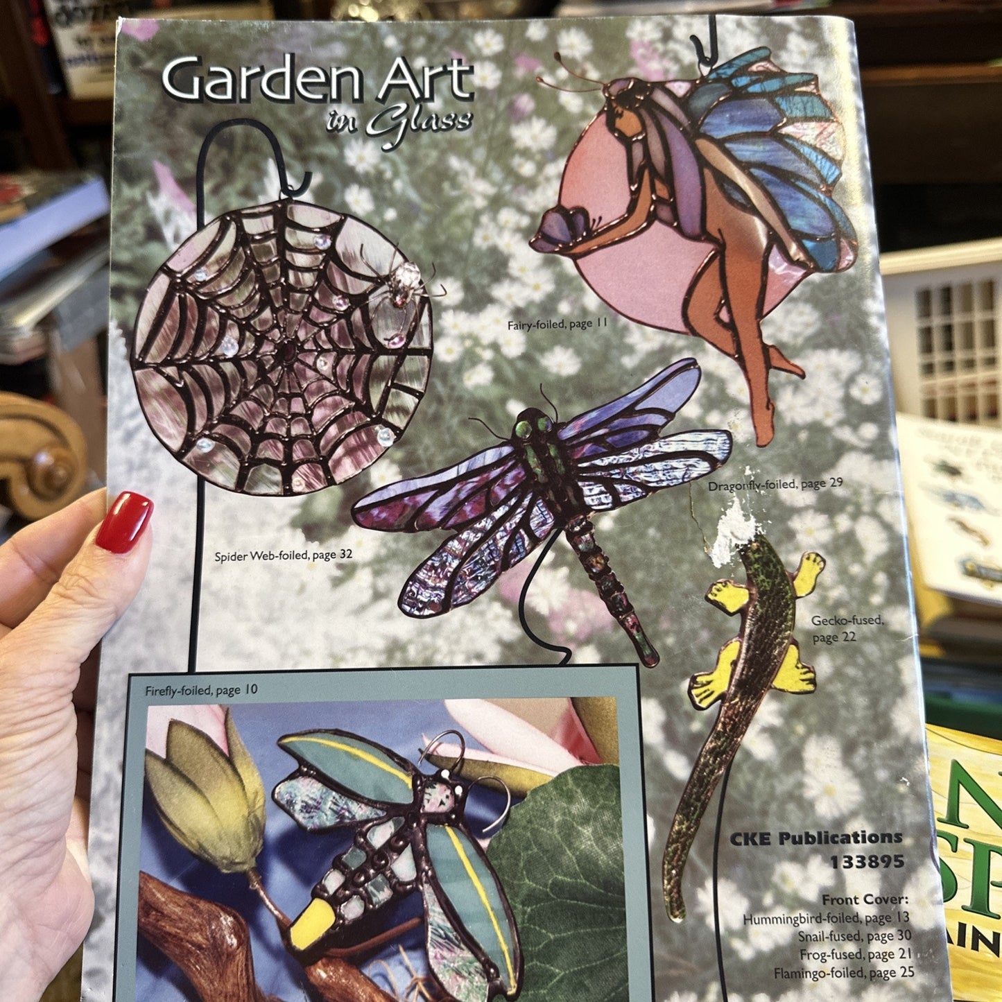CKE Garden Art in Glass by Leslie Gibbs Stained Design Pattern Book 2001 OOP