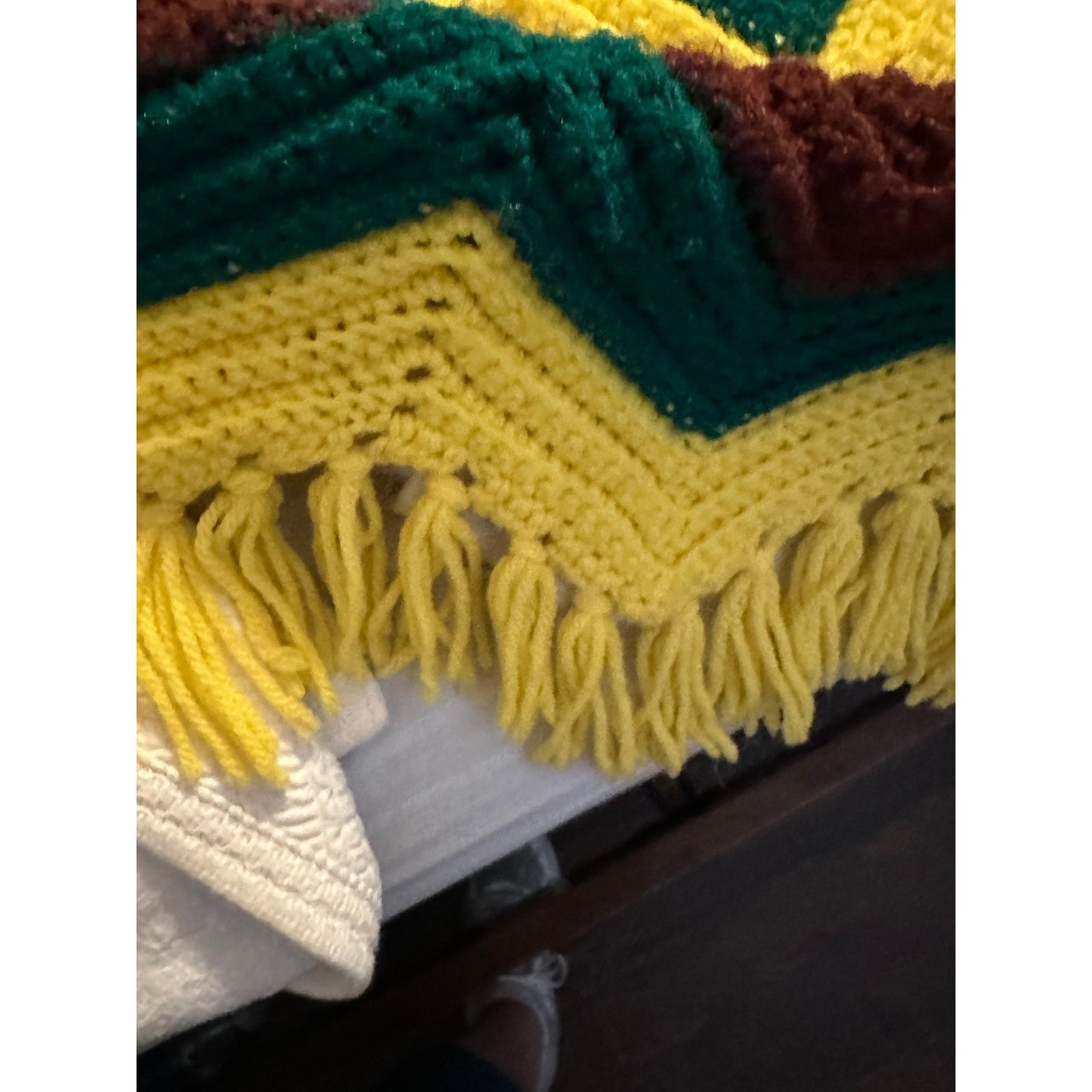 1970s crocheted afghan. 74x48 great condition
